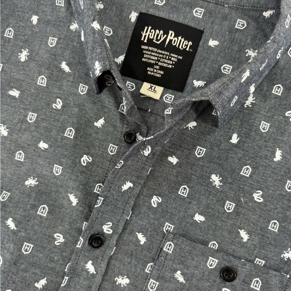 harry potter Other - Harry Potter Men’s Chambray Gray Hogwarts House Button‎ Down Short Sleeve Sz XL